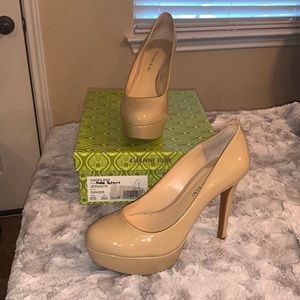 Gianni Bini Nude heel size 9